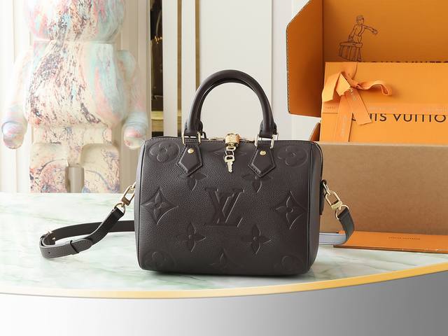 Top-quality original home photo M14043 Chocolate full leather embossed Soeedy pi