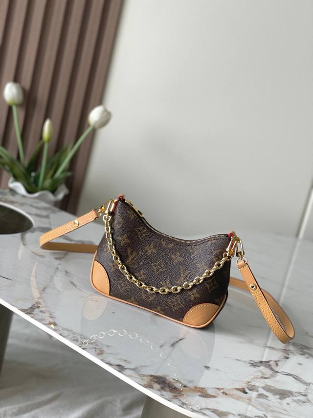 Original enhanced version, variable chip M25519 This Nano Boulogne handbag pays
