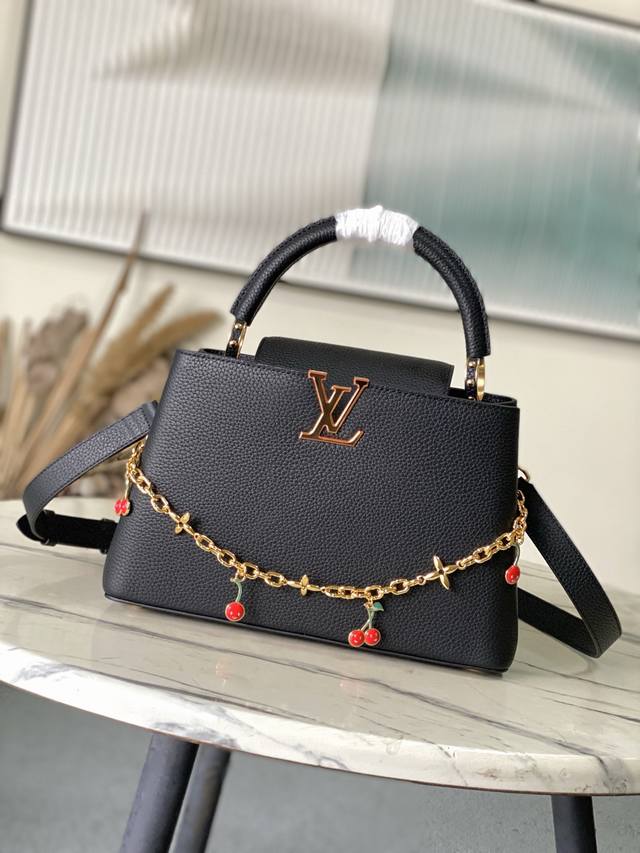 Extra-Grade Original Leather M13714 Medium. This medium Capucines bag, part of