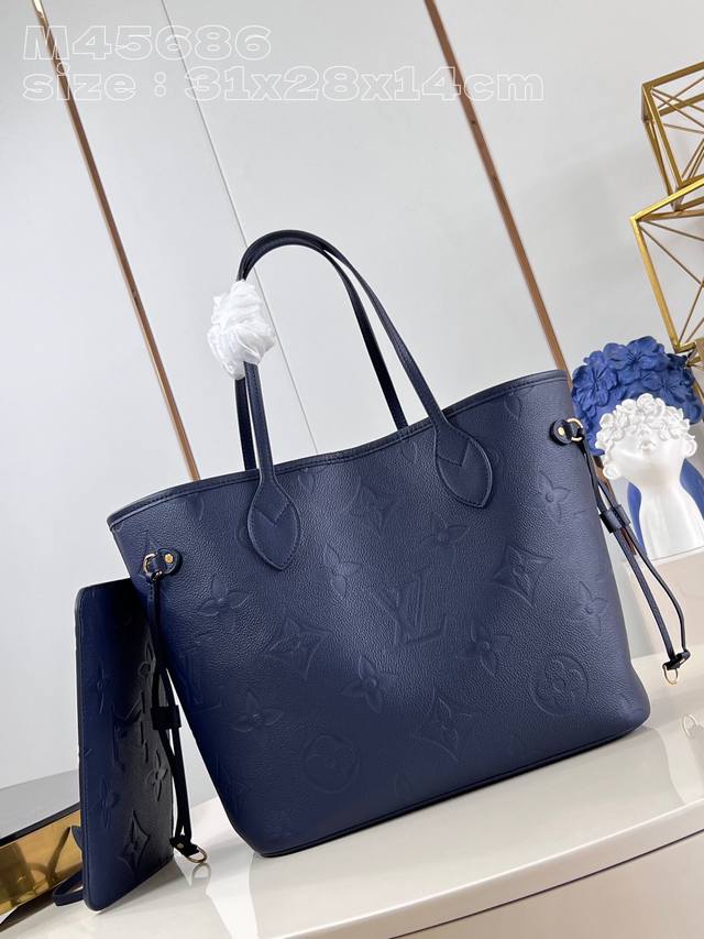 Top-quality original, original, and in-house photograph. This Neverfull medium