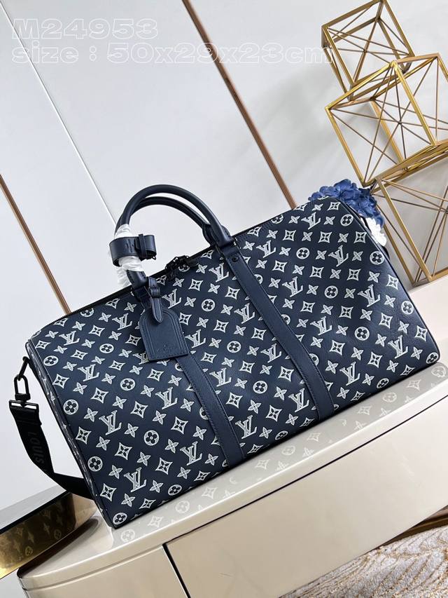 A photo of the original M24953 Keepall Bandouli
