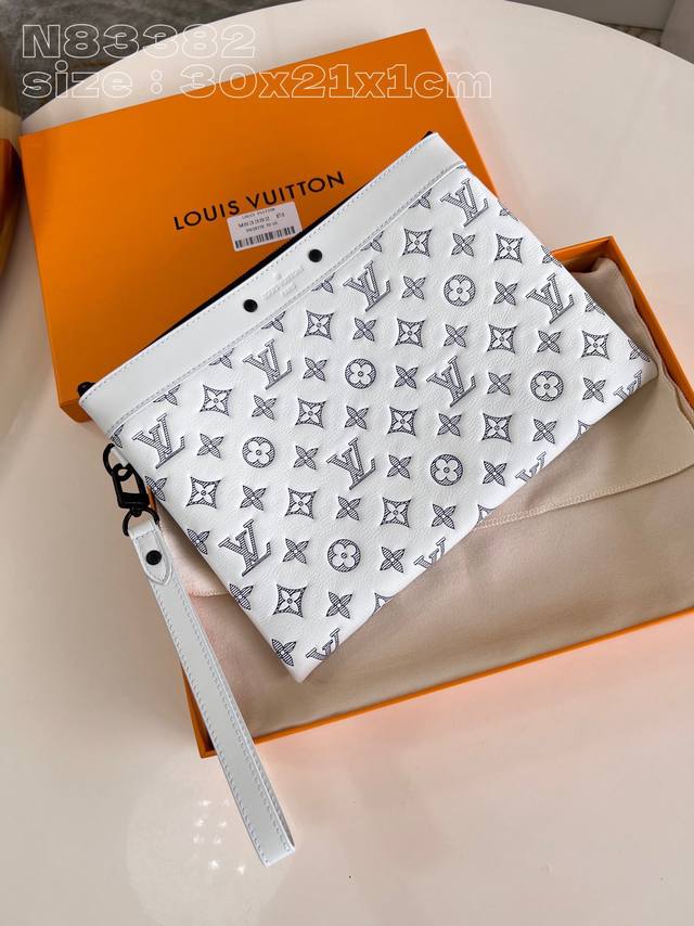 Top-quality original, original, and genuine N83382 white Pochette To-Go clutch.