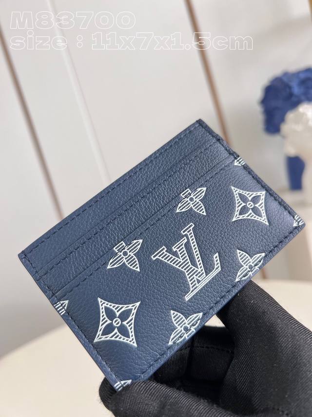 Original, original, and genuine, the M83700 Double Card Holder exudes the elega