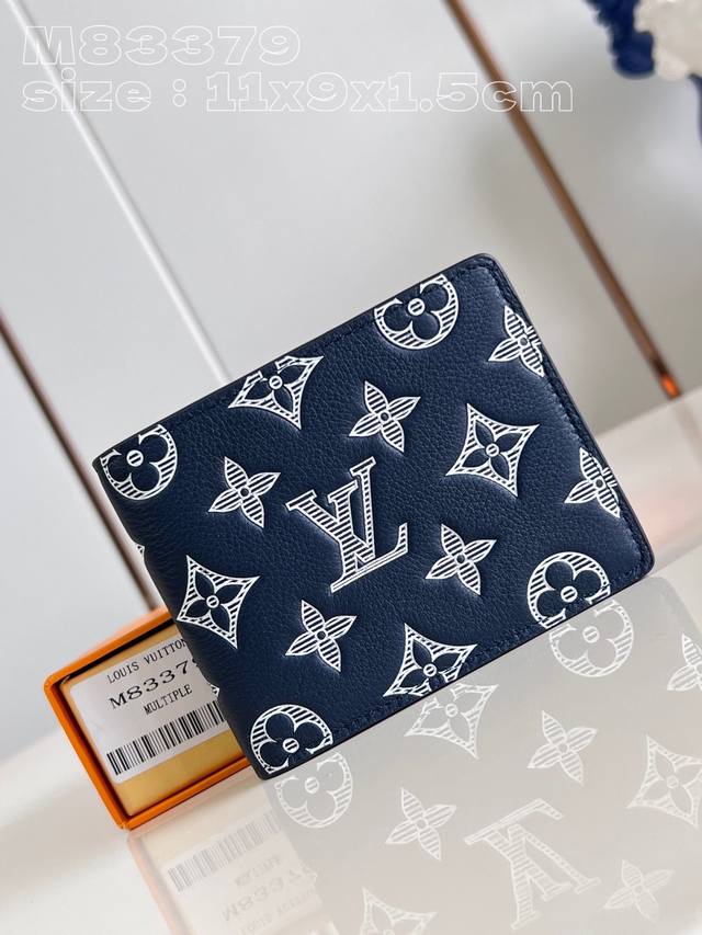Top-quality original, original M83379 Multiple Wallet. Crafted from supple Mono