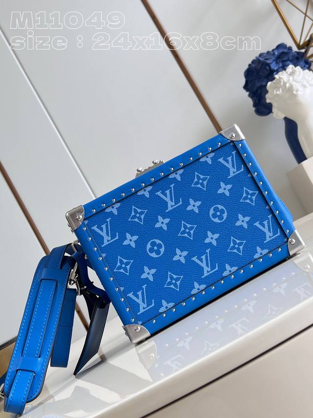 Top original home real shot M11049 blue M10611 This Clutch Box handbag returns t