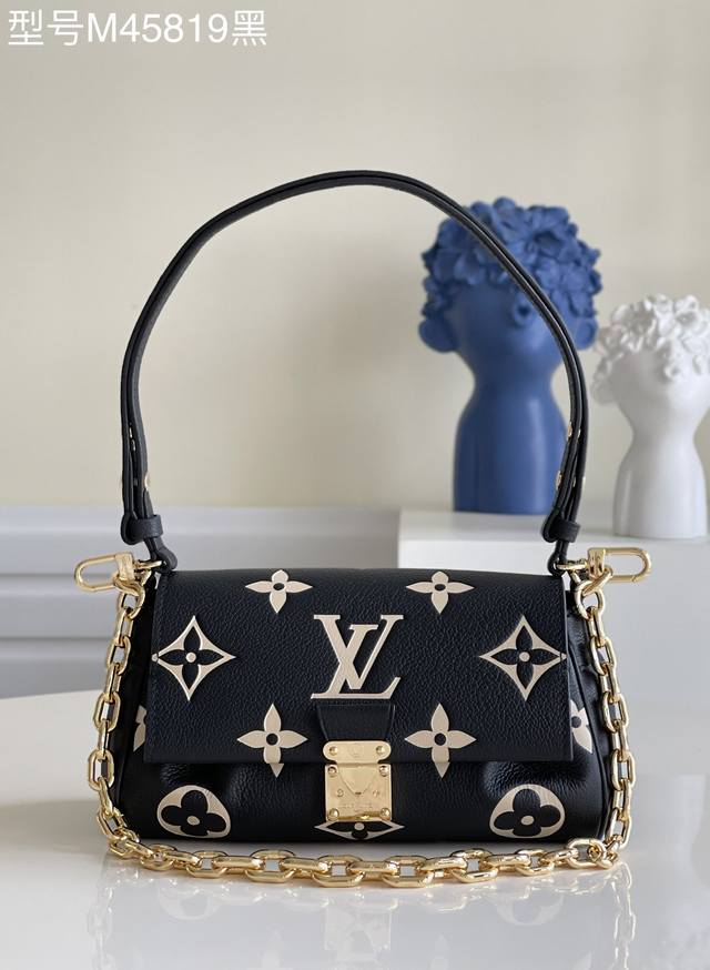 Top-quality original model M45819, black. The Favorite handbag is crafted from