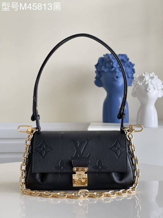 Top-quality original model M45813, black. The Favorite handbag is crafted from