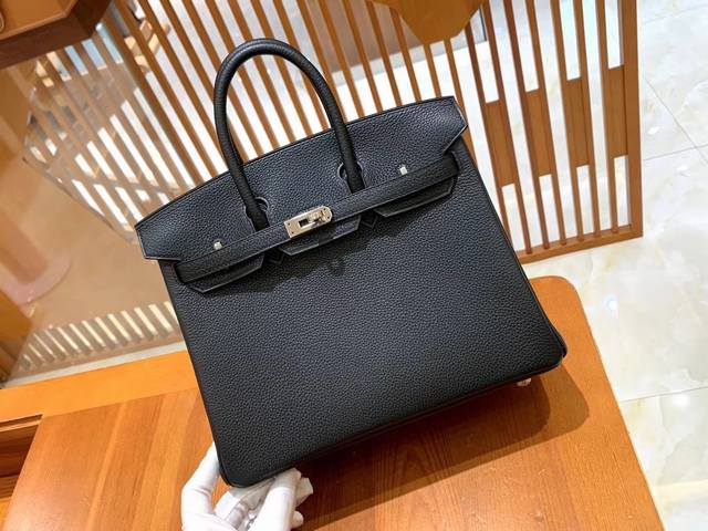 25 1000, 30 1100, 35 1250, Hermes Bk, a classic among Hermes classics, a timeles