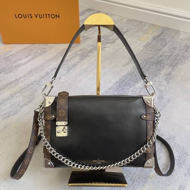 Exclusively customized, top-grain leather, top-grade, original, enhanced, chip-