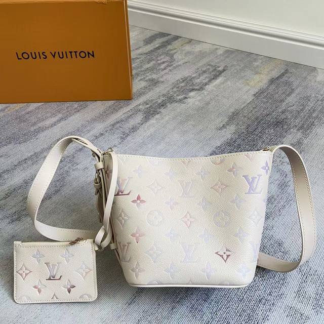 Exclusively customized with top-grain leather, featuring a premium, original, e