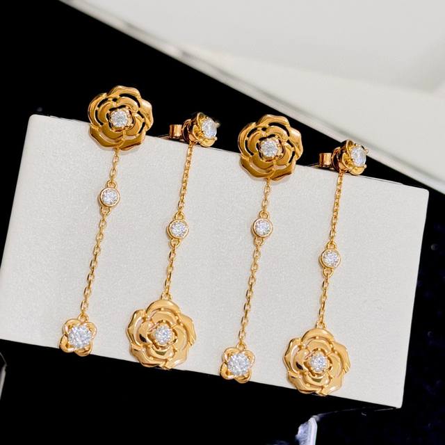 V Gold High Edition Mini Chanel-style Camelia series hollow camellia asymmetrica