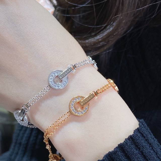 V gold material 5230310 Bulgari full diamond copper coin bracelet This model has