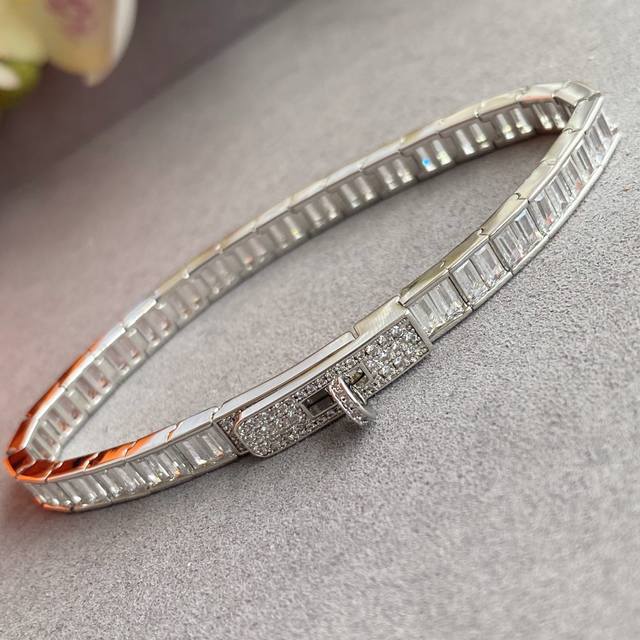This item is priced at 925, 2140390 for the thicker version. This Herm