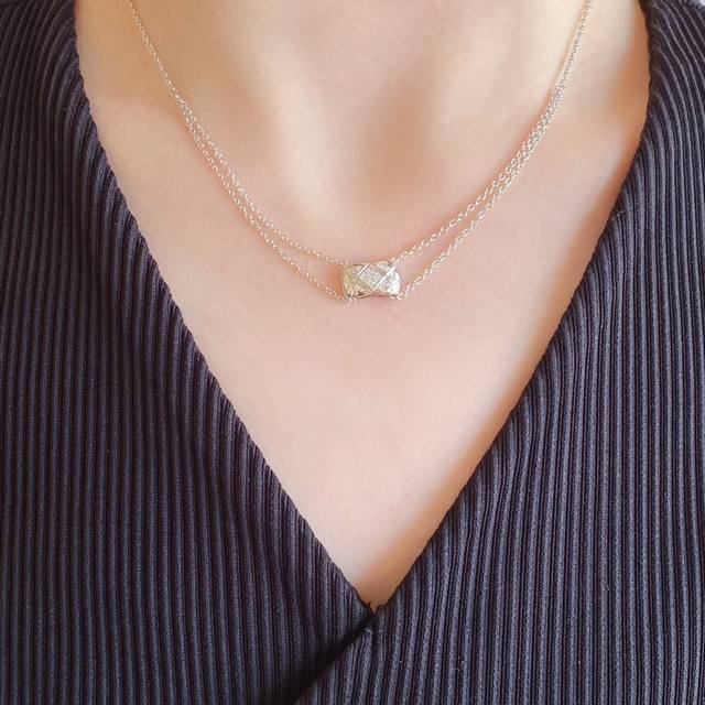 V gold-plated 8670220 Authentic CNC carved diamond necklace with diamonds, Chane