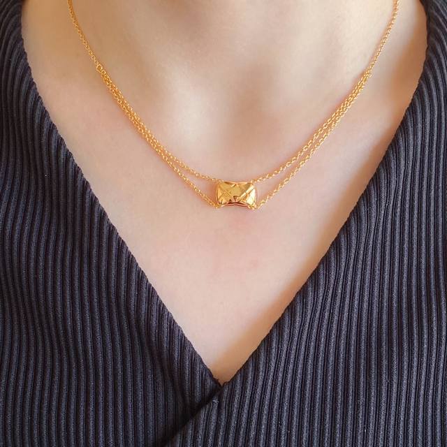 V gold-plated 8670220 Authentic CNC carved diamond polished necklace, Chanel cla