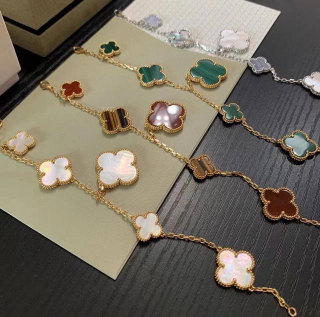V gold material Van Cleef & Arpels Vca irregular four-leaf clover five-flower br