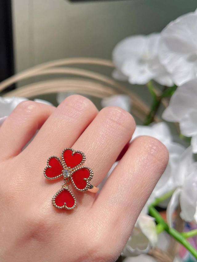 V gold-plated Van Cleef & Arpels Vca Carnelian Four-Leaf Clover Heart Four-Leaf
