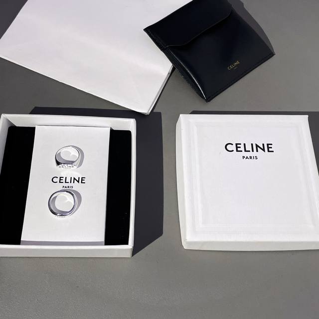 Single We produce C Chanel simple letter ring, super super beautiful, wear it an