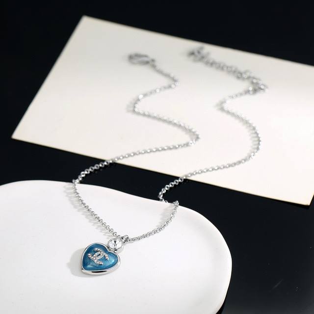 Chanel Chanel Heart Blue Necklace, high-end quality, same material as the counte