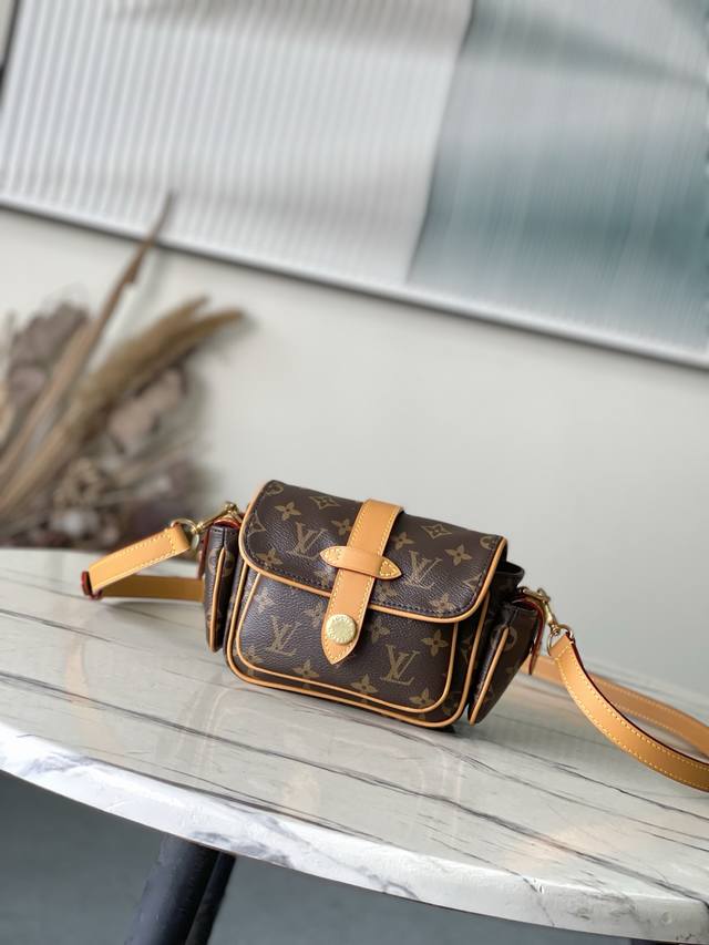 Top-grade original single M14742 This Cargo mini bag from the Monogram Archive c