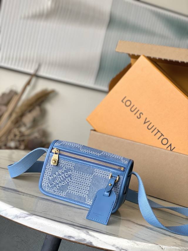 Top-grade original single N00210 This Bosphore mini handbag is crafted from Dam