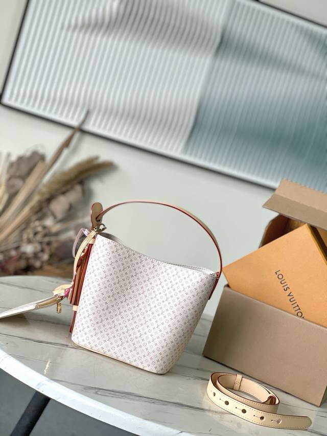 Top-grade original M15130, embodying the spirit of Lvromance, introduces this Al
