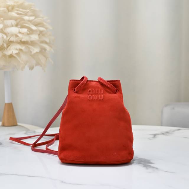 5Nf460, new mini bucket bag, made of top-grade imported lambskin, the leather is