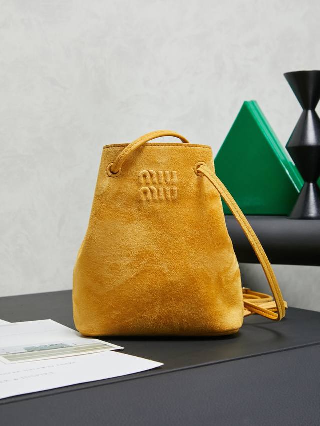 Whiskey yellow, 5Nf460, new mini bucket bag, made of top-grade imported lambskin