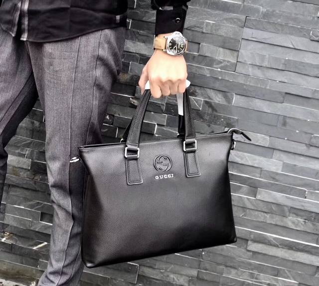 Gucci model number: 33246-5. Made from premium, genuine leather inside and out,