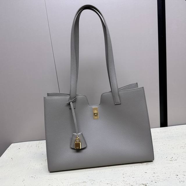 Cabas 16-grain cowhide leather handbag New 15 x 11 x 5 inches (37 x 29 x 12 cm)