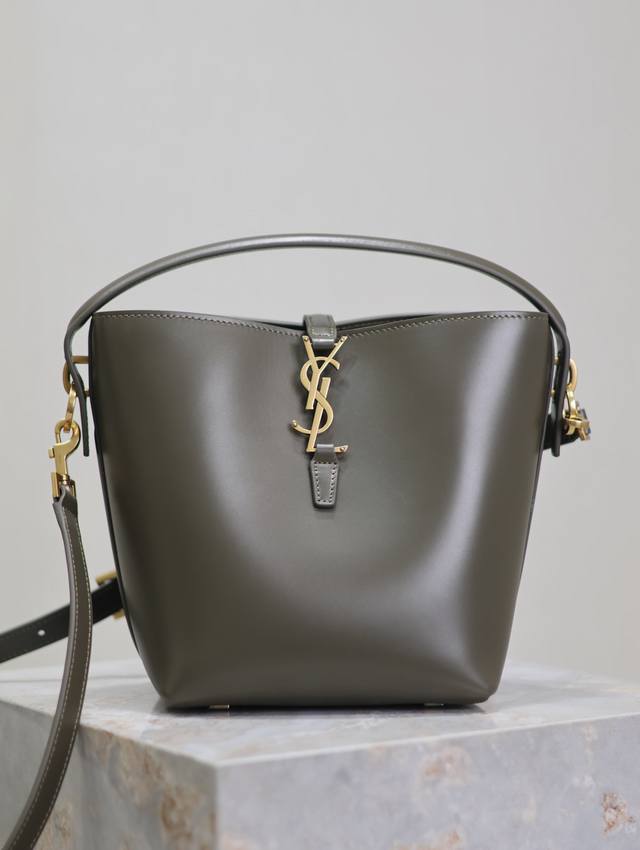Musk Green Le 37 Small Bucket Bag_A stunning bucket bag with a top handle. This