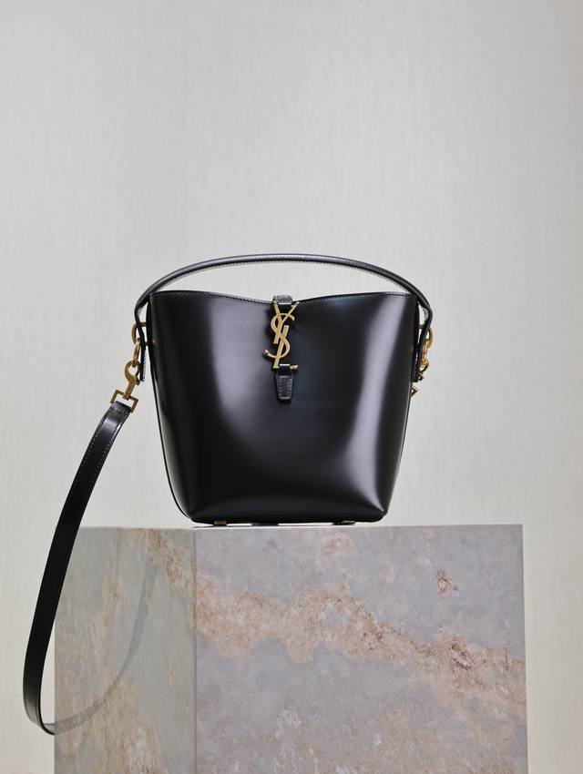 Black Le 37 Small Bucket Bag_Super stylish bucket bag with top handle_A brand ne