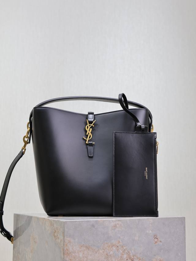 Black Le 5A7 series new and stunning bucket bag with handle. This new bag is cra