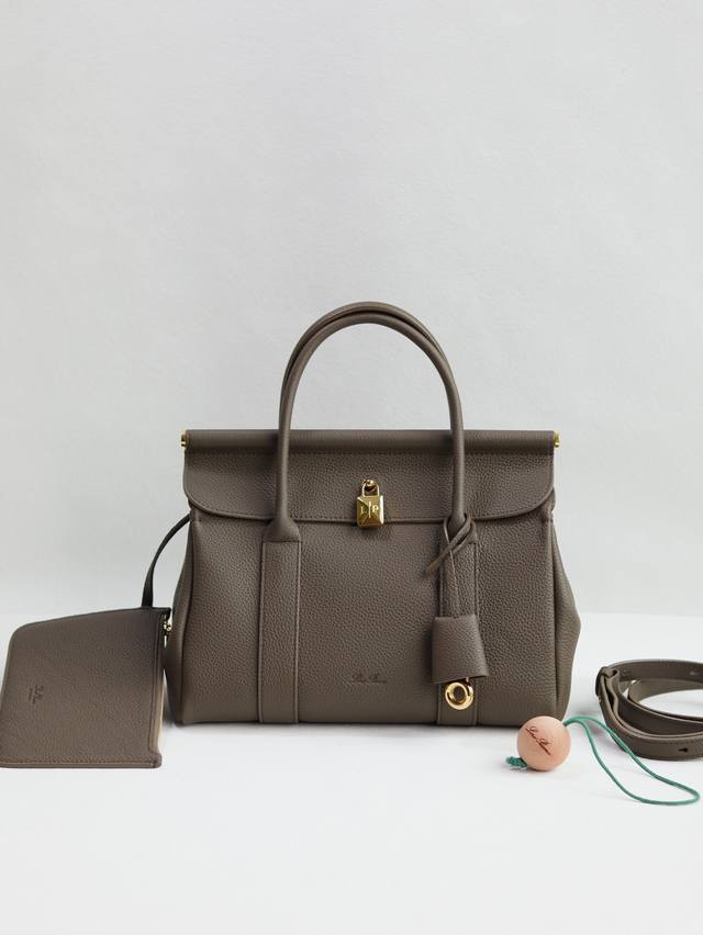 Loom L25 Small Handbag The Loom handbag pays homage to Loro Piana's rich textile