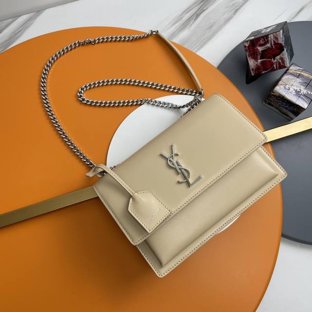 Original DDD, the classic toothpick-patterned Sunset bag in its original leathe