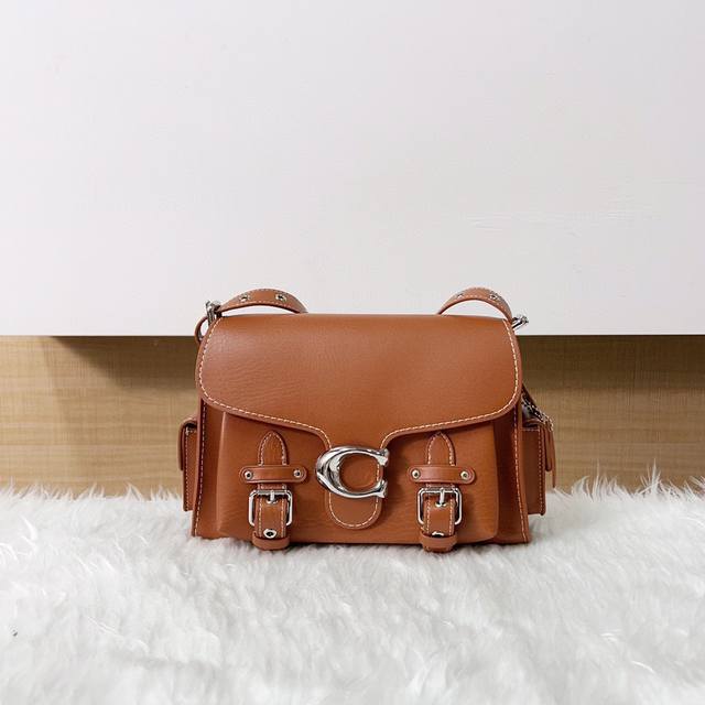 C's new January Cargo Soft Tabby motorcycle bag, Ct721, top-grain cowhide, origi