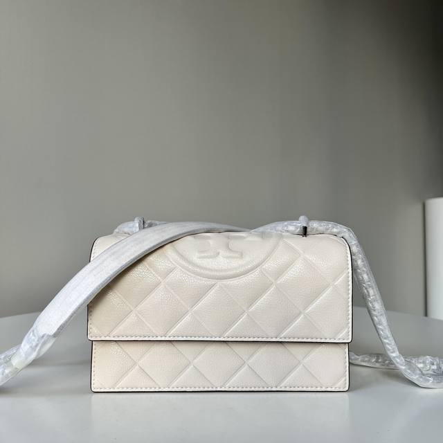 Large white Tory Burch Willa small Chanel style diamond chain bag simple goat le