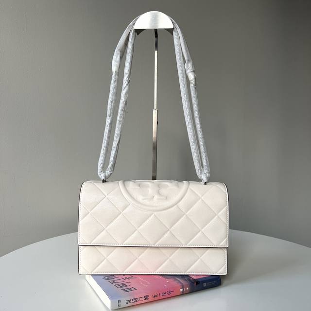 Small white Tory Burch Willa small Chanel style diamond chain bag simple goat le