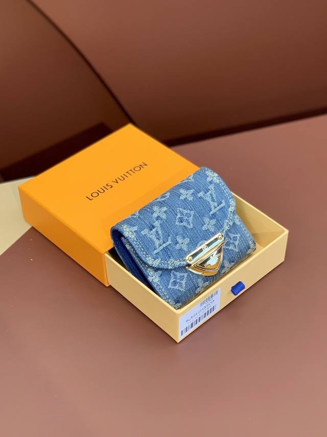 Matching! M82959 Blue denim! The compact Viktoline Wallet from the Victorine Fl