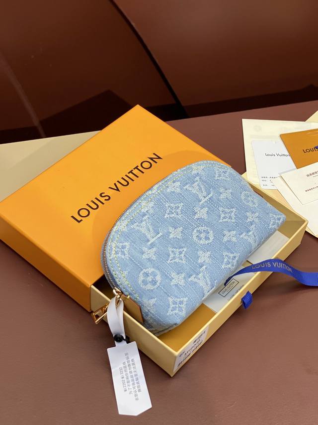 M83616 Cloth Blue! This Pochette Cosm
