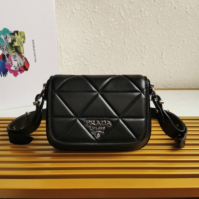 Top-grade original new women's bag 1Bd283. This flap bag is made of imported cal