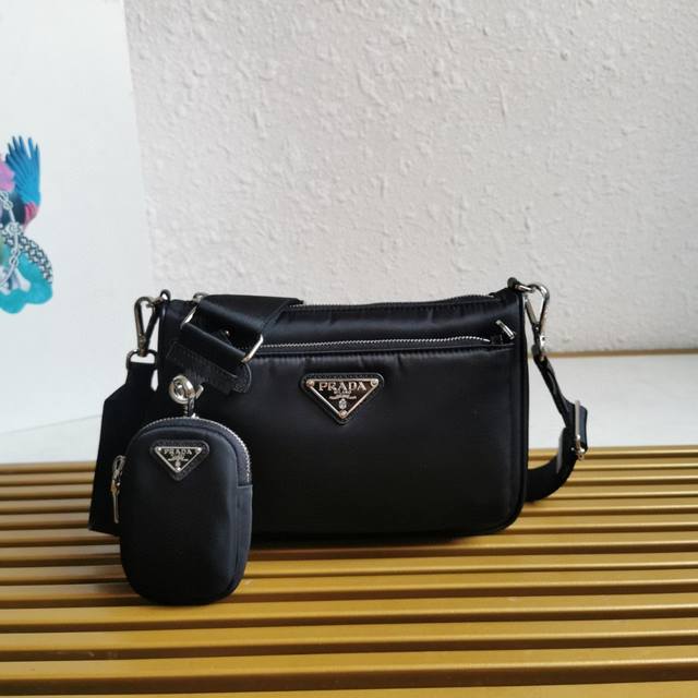 Top-grade original new Gemini bag 1Bh168, this nylon Gemini bag is made up of 2