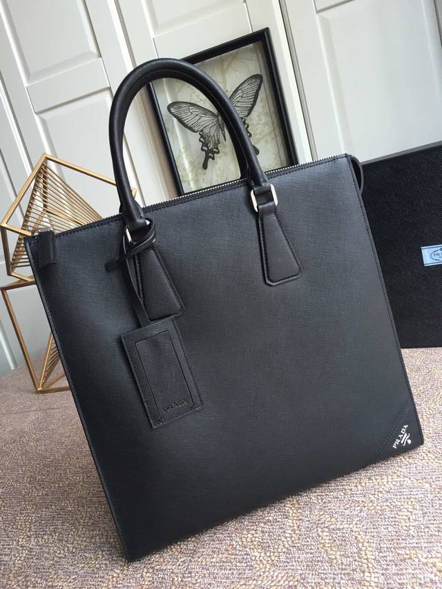 Super original P men's bag has a new model, 1079 corner mark handbag, counter sy