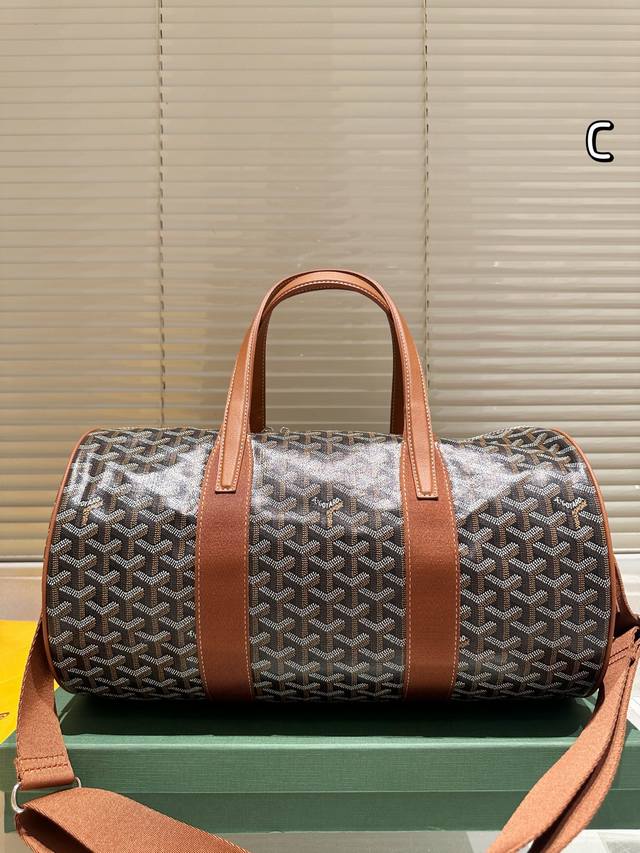 With box Goya travel bag I bought this travel bag and it works great. It's very