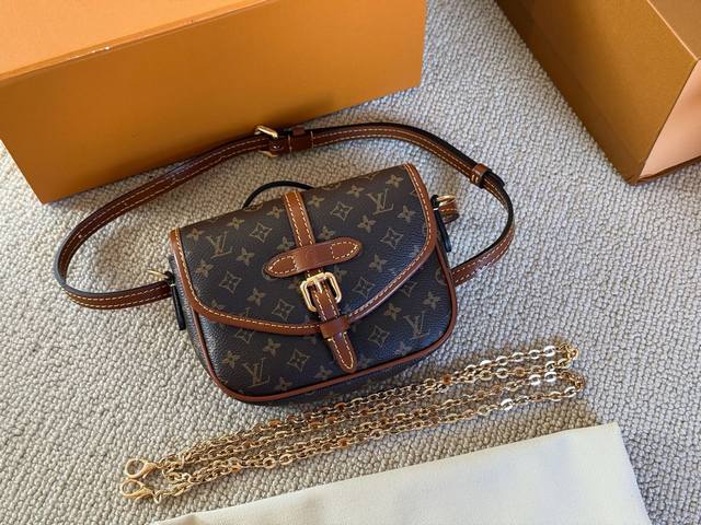 Comes with box Size: 20*15Cm L's new Duobb Just received it, What a beautiful l