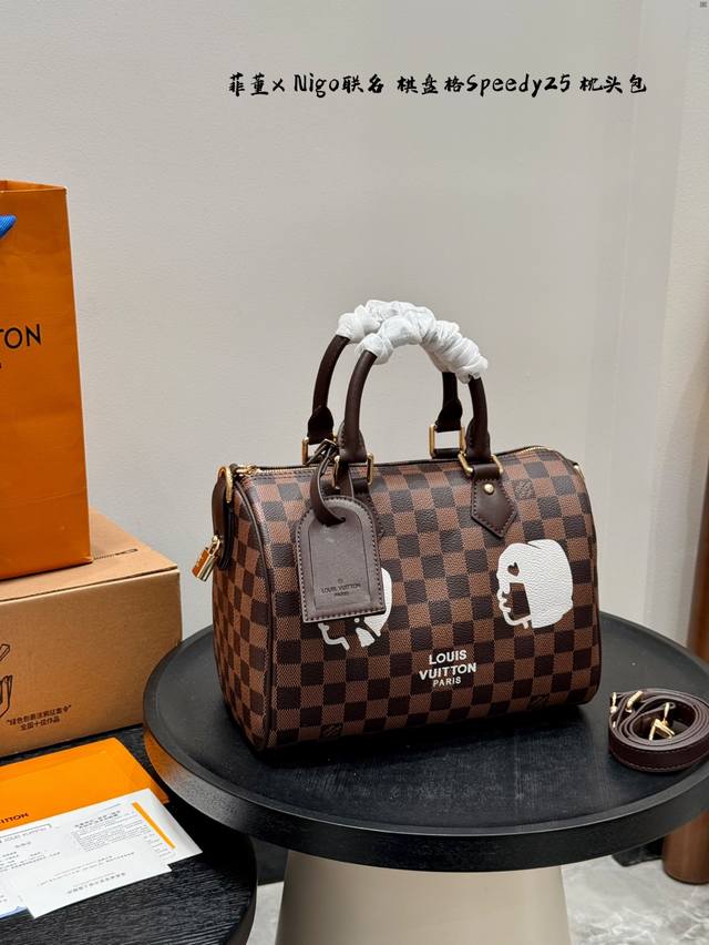 The Lv Speedy25 Nigo collaboration is a real surprise laughing R] Men's Pillow B