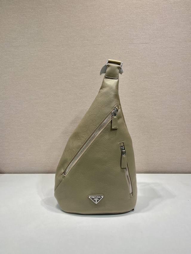 Premium original factory packaging, new chest bag 2Vz092A, full leather DDD. Th