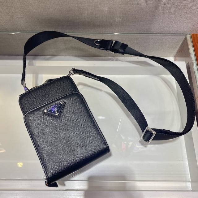 Premium original factory packaging, new phone bag 2Zh126 Crossgrain DDD. This p