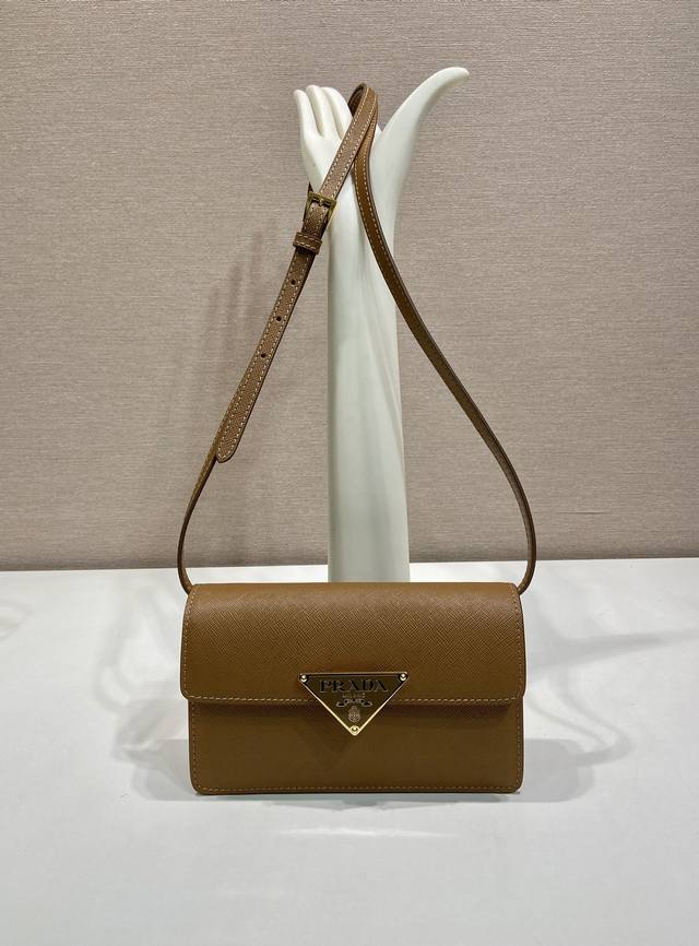 Comes with designer packaging. New Handbag 1Bd386 Mini DDD. This mini handbag i