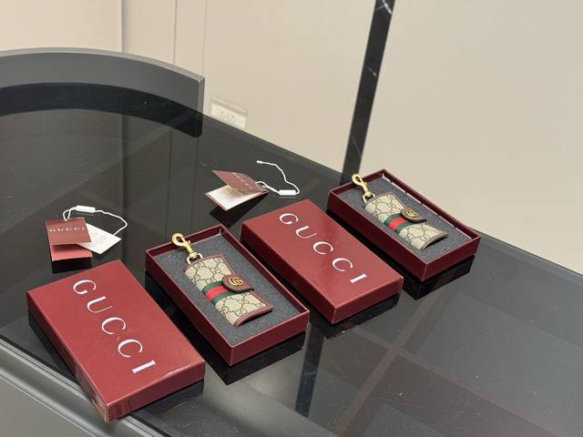 The Gucci keychain with box is really beautiful! Recommended to you High-end ve